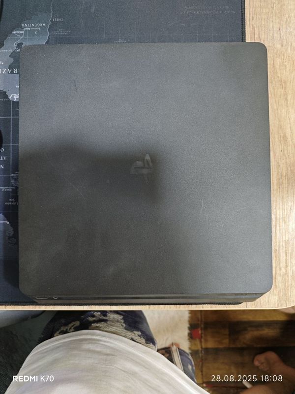 Продам Playstation 4. Все провода есть, работает хорошо! Продам Playstation 4. Все провода есть, работает хорошо!