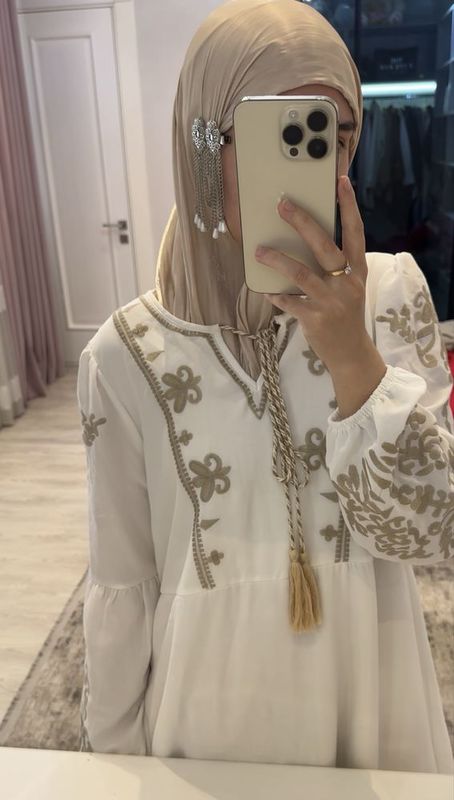 Oq chiroyli ko’ylak Oq chiroyli ko’ylak