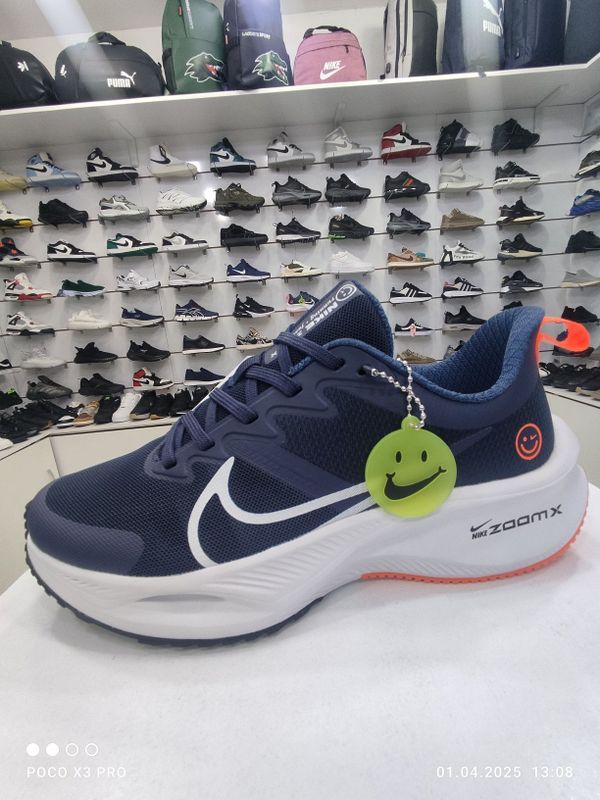 Оригинал Nike air zoom очень хорошо качество Оригинал Nike air zoom очень хорошо качество