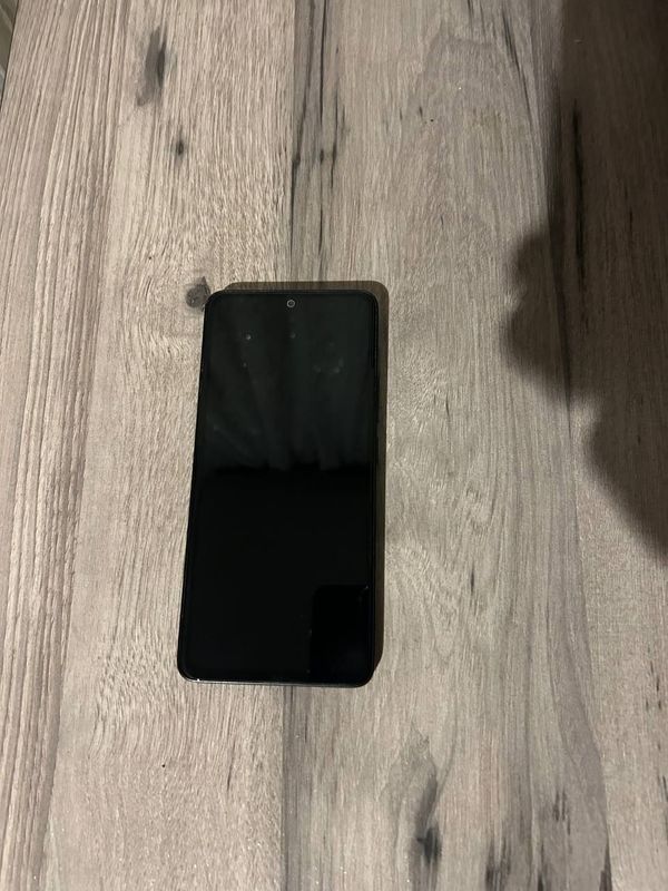 Redmi note 13 holati yahshi ozim tutkaman 128 tali