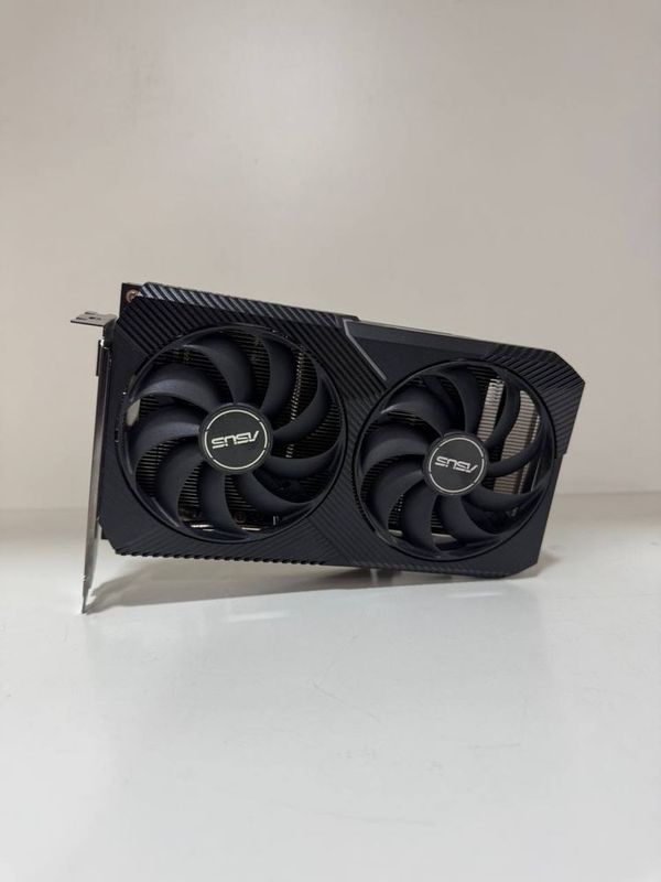 Asus RTX 3050 8Gb Sastyanasi zo’r Asus RTX 3050 8Gb Sastyanasi zo’r