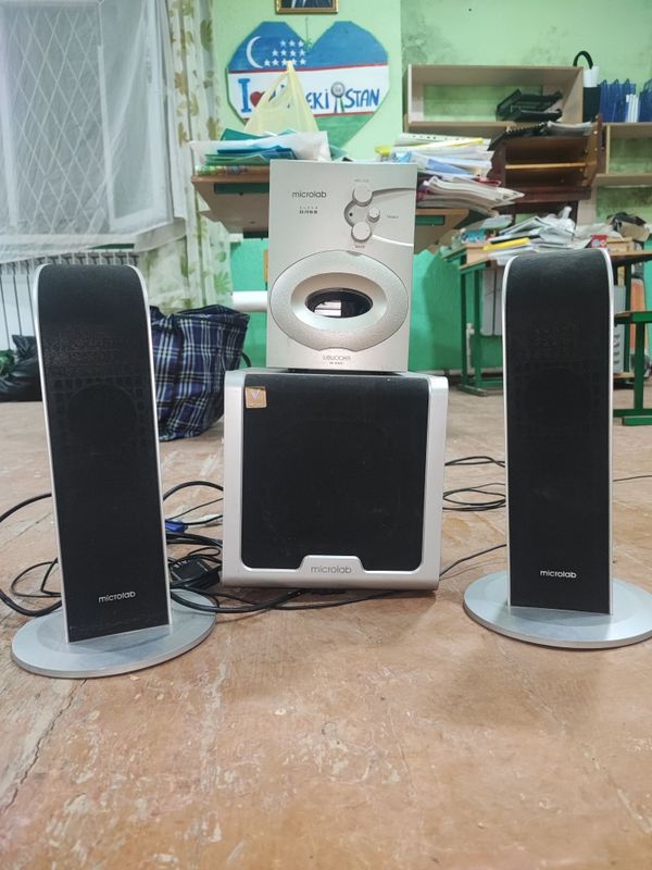 Продам мощные колонки Microlab M-560 (2.1) с сабом