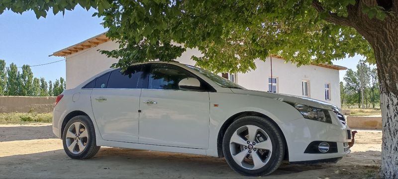 Lacetti Cruze 2009 ,yaqinda Nexia 1.6 Dons matori qoʻyilgan 105000 yur Lacetti Cruze 2009 ,yaqinda Nexia 1.6 Dons matori qoʻyilgan 105000 yur