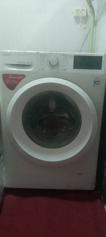 Автомат стиральная машинка LG 7кг .
