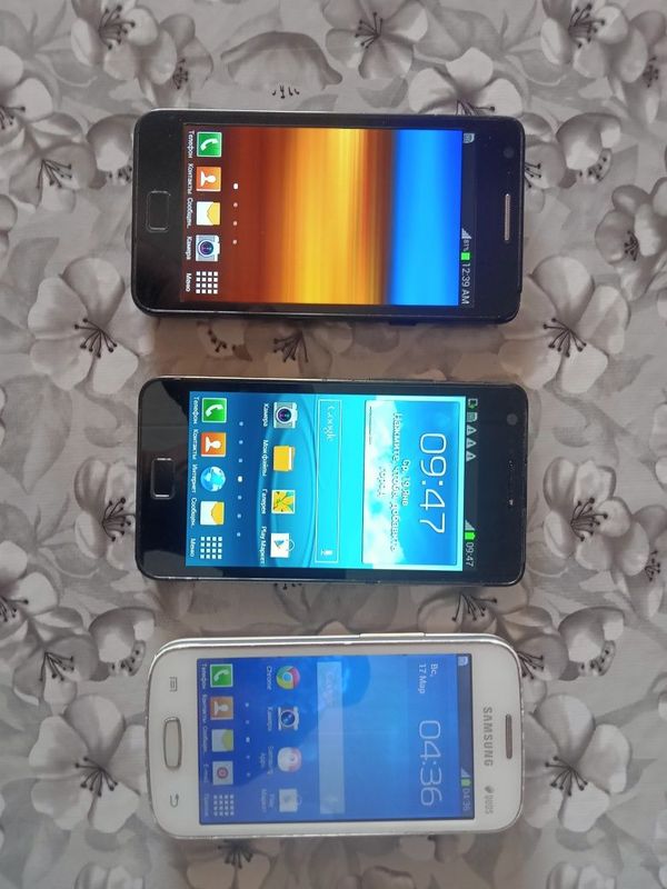 Продам 2-шт Samsung S-|| 1-шт dous в хорошем состоянии.