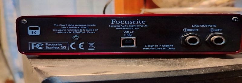 Звуковая карта Focusrite 2i2 1gen