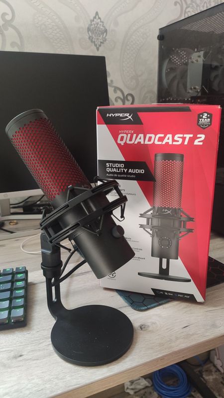 микрофон HyperX Quadcast 2