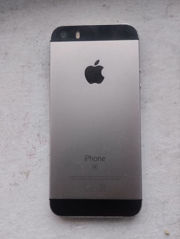 Iphone se 32gb karopka hujjati bor