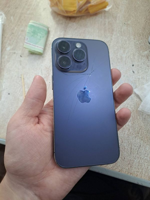 iPhone 14 pro sotilad hamma joyi ideal narx 800$