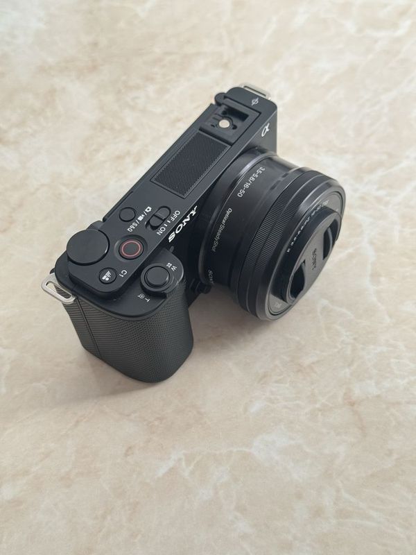 Продается Sony ZV-E10 Продается Sony ZV-E10
