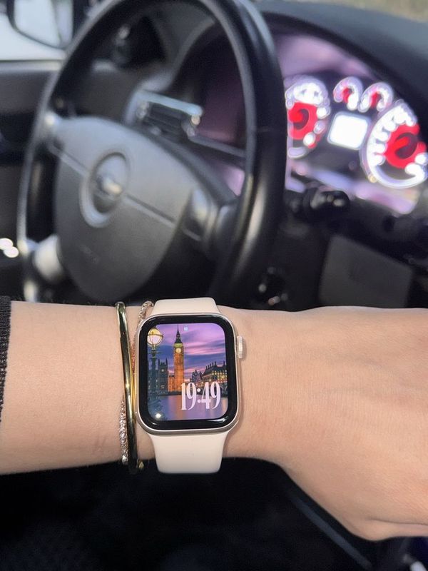 Apple Watch SE (silver) шикарного качества Apple Watch SE (silver) шикарного качества