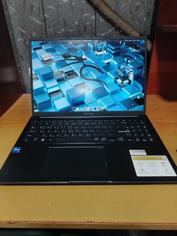 ASUS VIVOBOOK srochna sotiladi ASUS VIVOBOOK srochna sotiladi