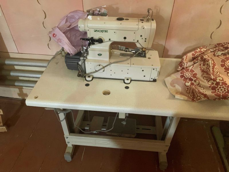 ZOJE ZJ-W562-2 BD tikuv mashinasi - juda yaxshi holatda ZOJE ZJ-W562-2 BD tikuv mashinasi - juda yaxshi holatda