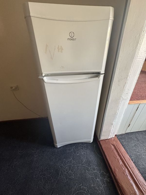 Продаю Indesit срочно Продаю Indesit срочно