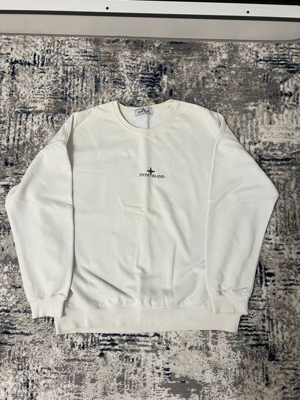 Продаётся оригинальный свитшот Stone Island! Цена: 150 000 сум Раз Продаётся оригинальный свитшот Stone Island! Цена: 150 000 сум Раз