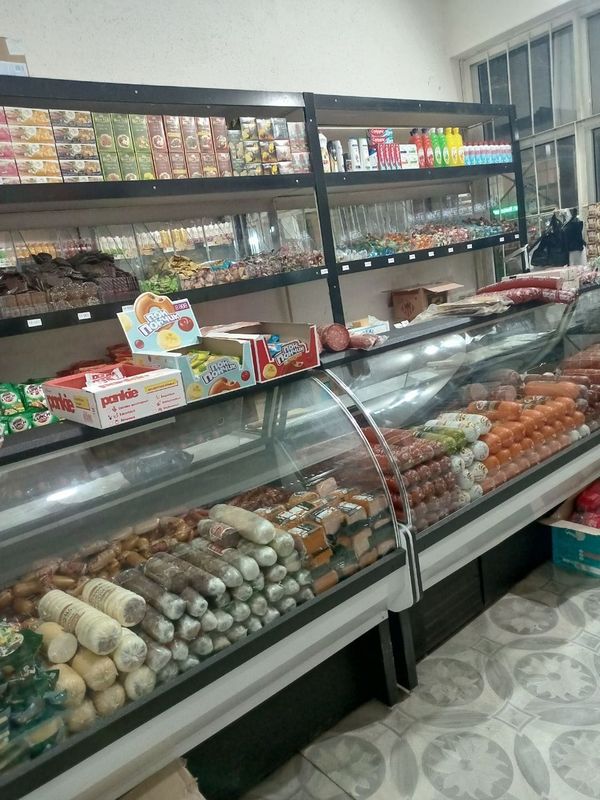Холодильник сотилади ишлаган, колбаса койишга магазинга зур ишлайди Холодильник сотилади ишлаган, колбаса койишга магазинга зур ишлайди