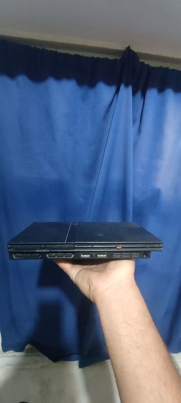 Playstation 2 slim sotiladi radnoy pachti yangi Playstation 2 slim sotiladi radnoy pachti yangi