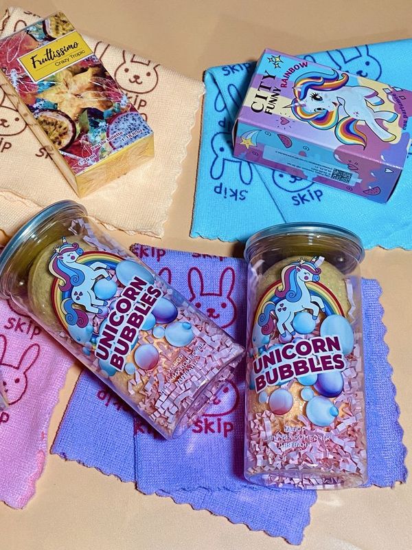 Бомбочки для ванны из Москвы. Unicorn bubbles. Большие. 2 шт. в наборе Бомбочки для ванны из Москвы. Unicorn bubbles. Большие. 2 шт. в наборе