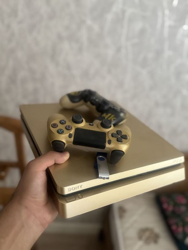 Playstation 4 slim gold 500gb
