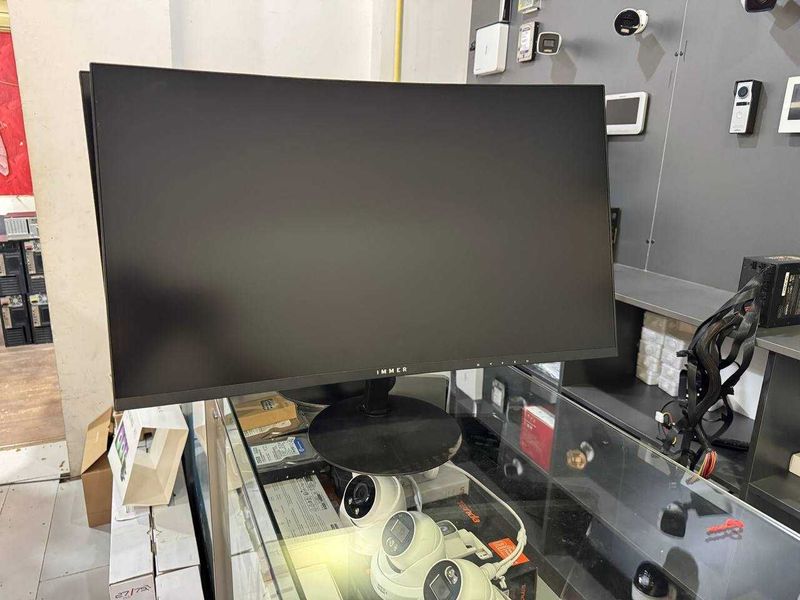 Immer 27" Curved holati zor Immer 27" Curved holati zor