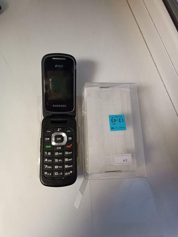 Telefonlar sotiladi Hammasi ishlaydi Telefonlar sotiladi Hammasi ishlaydi