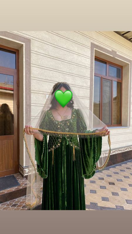 Продается Ансамбль!! почти новый, одевали 2 раза Продается Ансамбль!! почти новый, одевали 2 раза