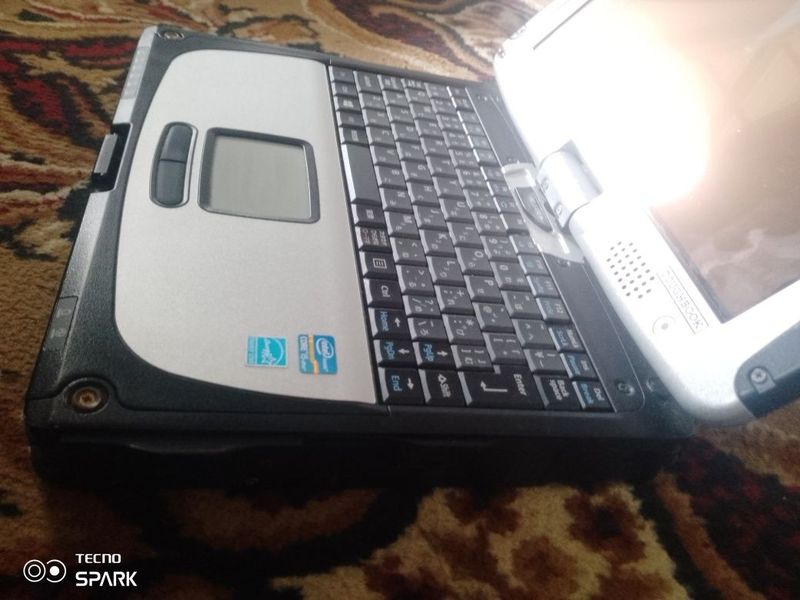 Toughbook bolib suvga chidamli qurilma Toughbook bolib suvga chidamli qurilma