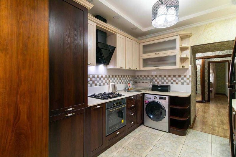 СРОЧНО продажа 4/5/9 Церковь; Ойбек метро, 100м2 СРОЧНО продажа 4/5/9 Церковь; Ойбек метро, 100м2