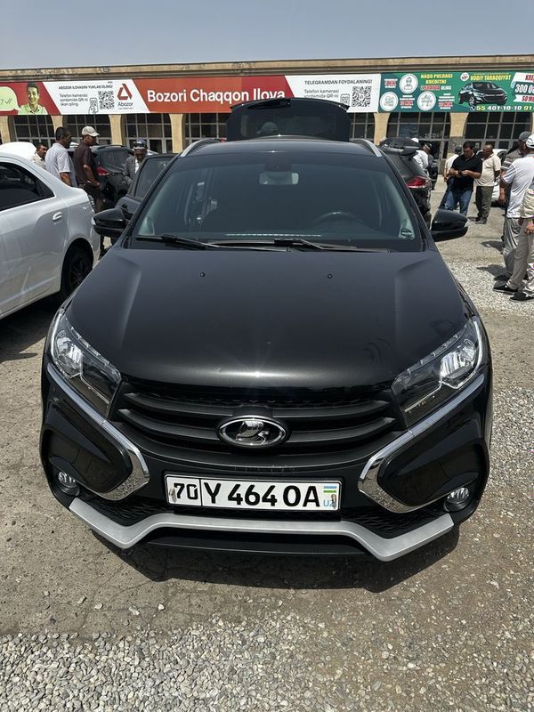 Lada xray kross қора