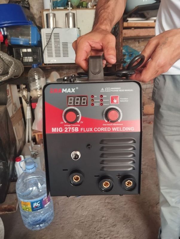 Svarichniy aparat 220 volt Pol Avtamat birga ERAMAX Svarichniy aparat 220 volt Pol Avtamat birga ERAMAX
