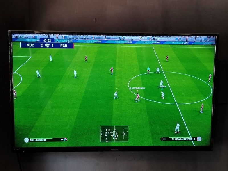 Play station 4 sotiladi