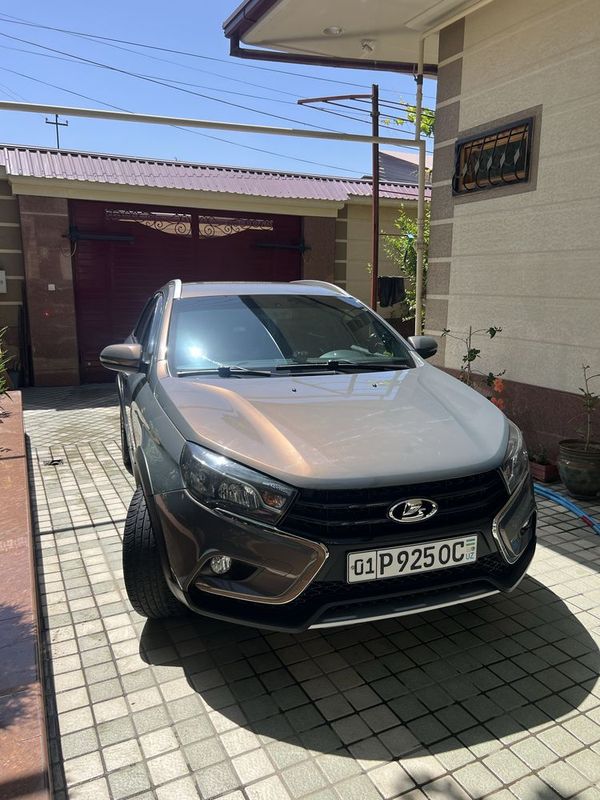 Lada Vesta SW Cross 2019 год Lada Vesta SW Cross 2019 год