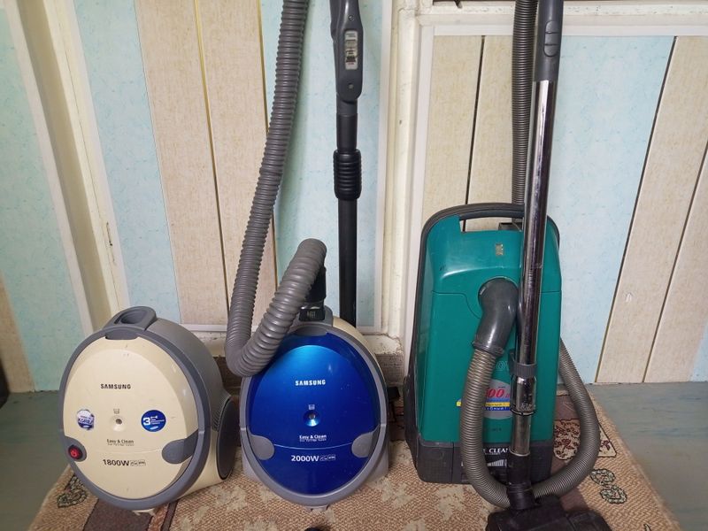 Продаются рабочие пылесосы. Продаются рабочие пылесосы.