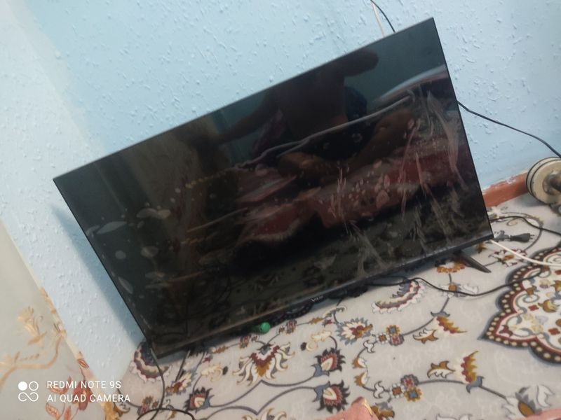 Telifizor sotiladi ozgina shikastlangan Telifizor sotiladi ozgina shikastlangan