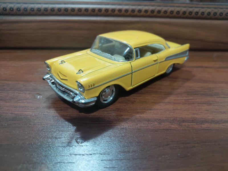 Железная машинка такси Chevrolet 1957 Железная машинка такси Chevrolet 1957