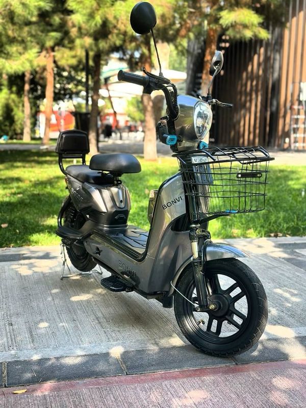 -Skuter:Bonvi chòntak modell -Skuter:Bonvi chòntak modell