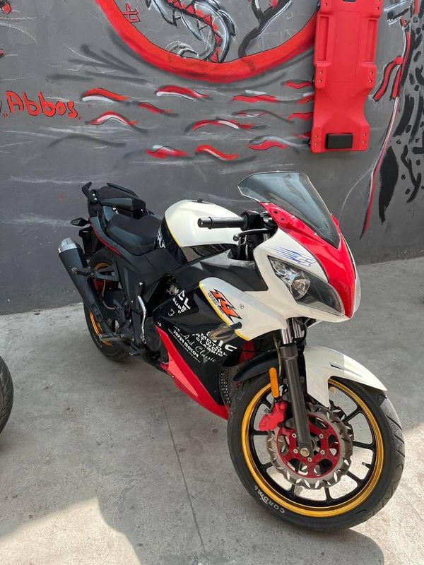 Мотоцикл Viper F2 250cc Мотор Zongshen Мотоцикл Viper F2 250cc Мотор Zongshen