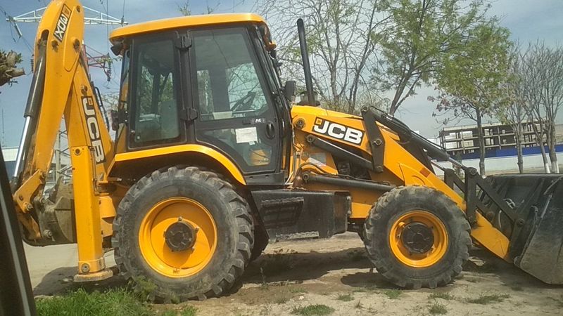 Jcb xizmati yer tekislash musur yuklash chuqur kavlash katlavan kovlas