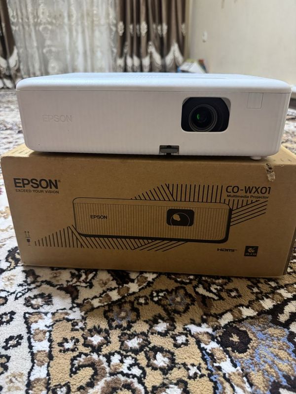 Epson proektor CO-WX01 EEB Model HA86B