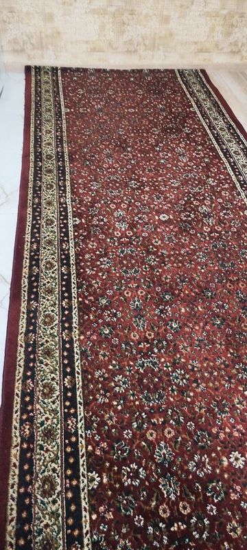 Ковер -палас срочно продам 4,5*1,80