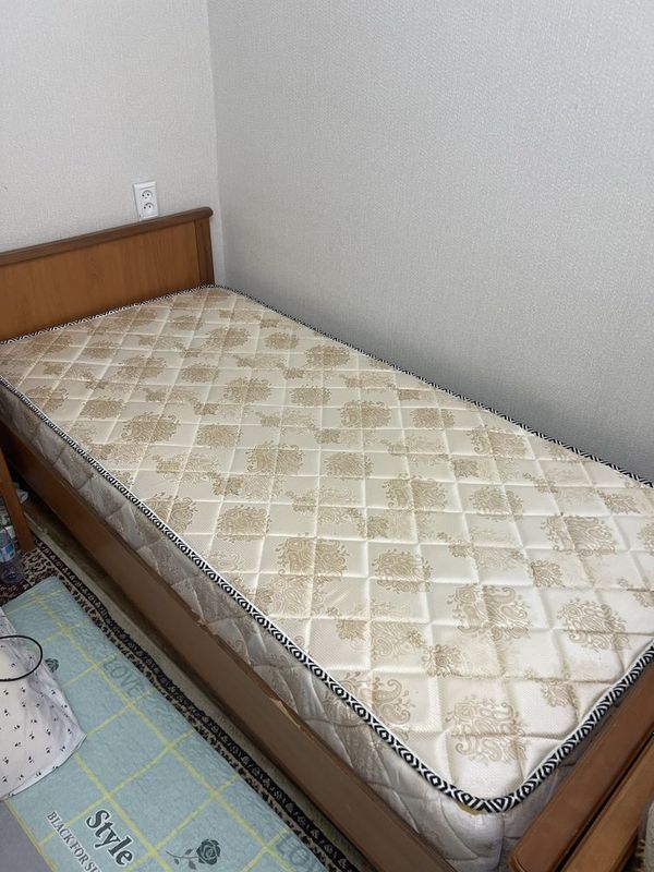 Кровать 1.5 спальняя Кровать 1.5 спальняя
