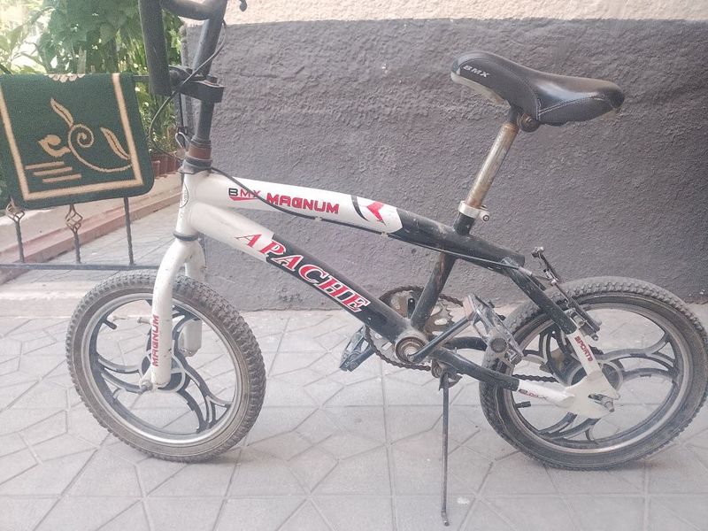Velik BMX sotiladi srochna Velik BMX sotiladi srochna