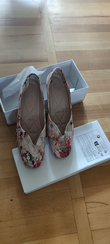 Продаются мокасины женские Продаются мокасины женские