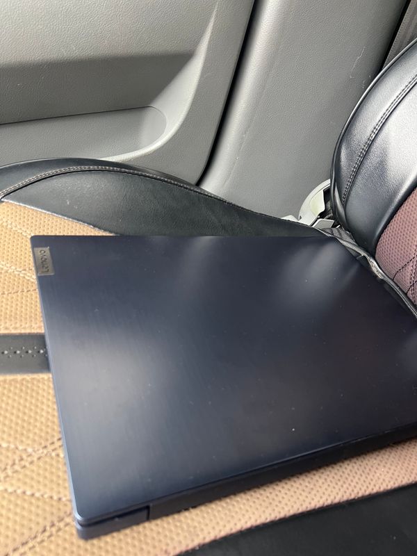 Notebook sotiladi Notebook sotiladi