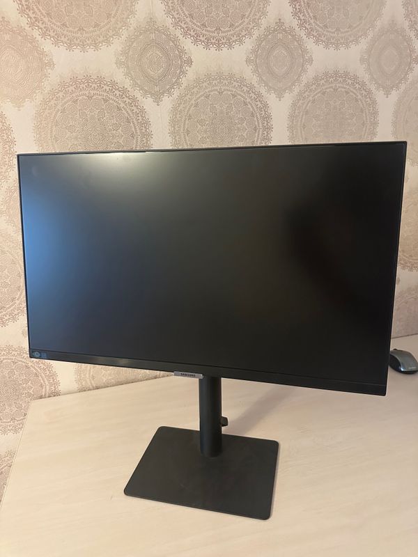 Продам мониторы LG и Samsung, можно отдельно, сост. отличное,М.Горький Продам мониторы LG и Samsung, можно отдельно, сост. отличное,М.Горький