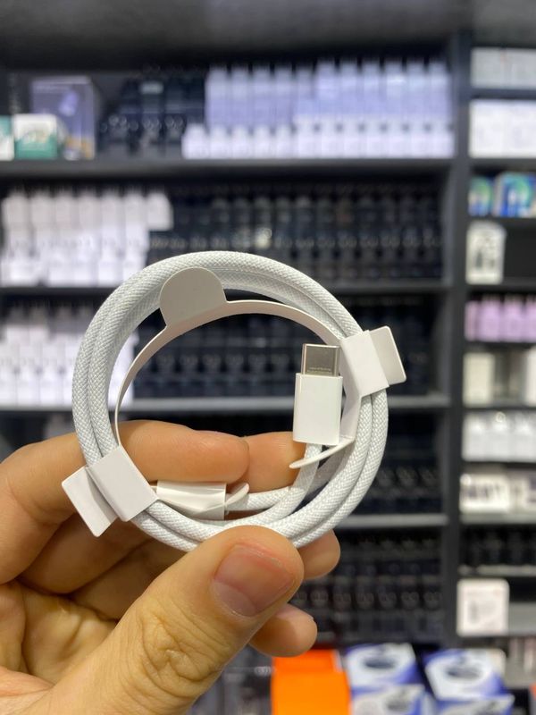 Original Type-C iPhone 15 dan yechma radnoy kabel Original Type-C iPhone 15 dan yechma radnoy kabel