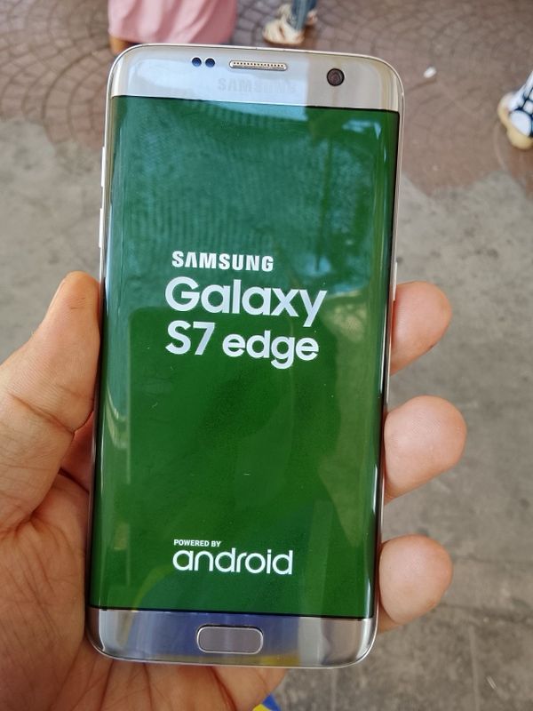 Galaxy S7 edge продаю телефон