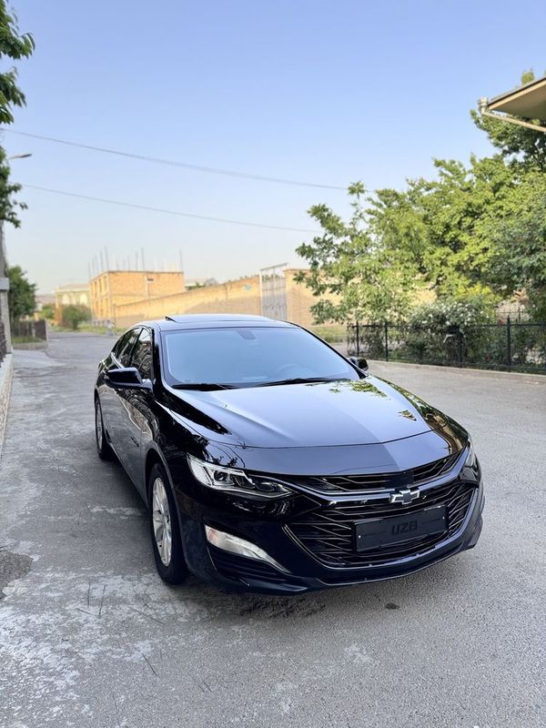 MALIBU 2 PREMIER sotiladi usti XL qilingan