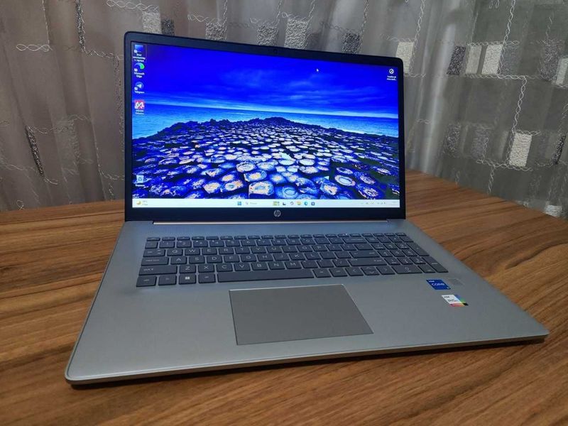 HP Laptop 17T-CN300 HP Laptop 17T-CN300