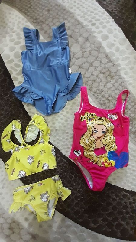Продам детские купальники для плавания. Продам детские купальники для плавания.